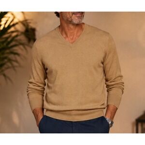 Neiman Marcus Extra Lightweight Wool-Cashmere V-Neck Sweater Men's M Butter EUC
